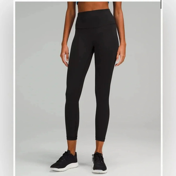 ! Lululemon Wunder Under Leggings Black Sz 2 High waist - Picture 1 of 5